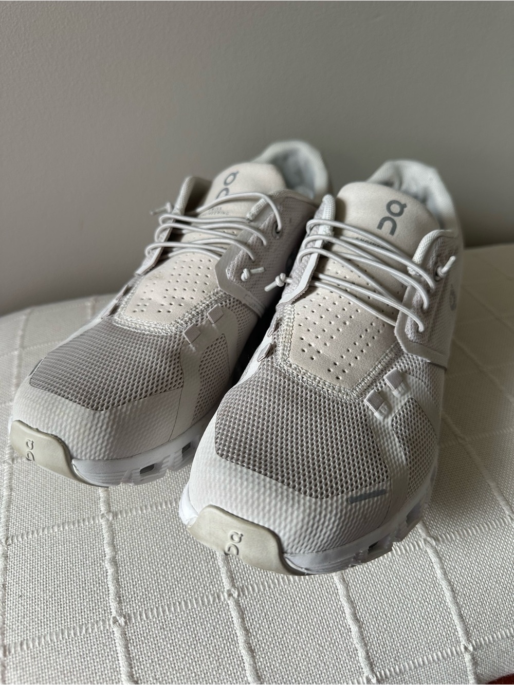 On Cloud Women’s Athletic Shoes in Light Gray - Picture 2 of 9